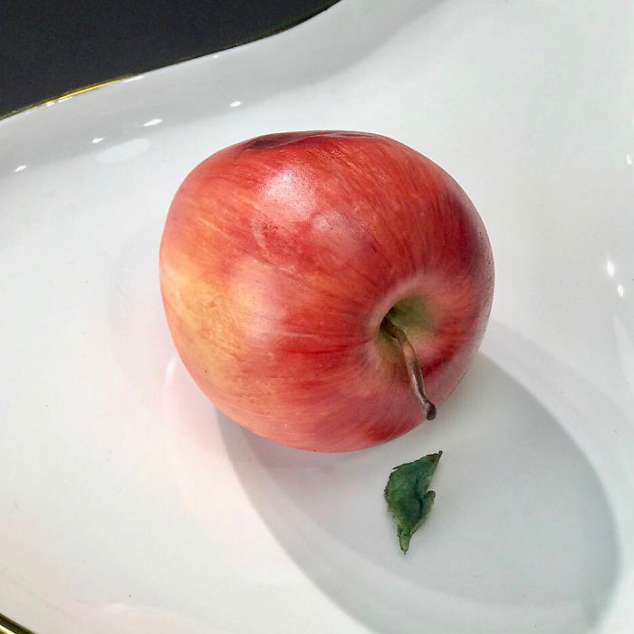 Woman Makes Hyper-Realistic Cakes That Look More Like Works Of Art