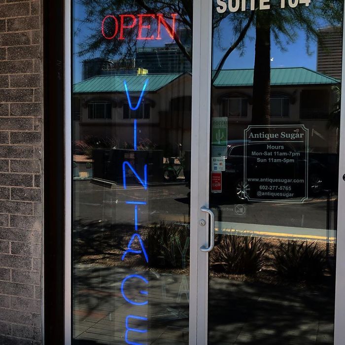 Tired Of Customers Ignoring Their Polite 'Please Wear A Mask' Sign, This Store Puts Up A New One And It Gets Dark Real Quick