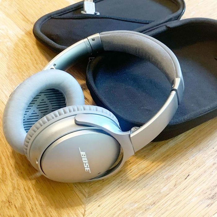 Woman Is On A Mission To Trade A Bobby Pin Until She Gets A House, And Here Are Her Trades So Far Woman Is On A Mission To Trade A Bobby Pin Until She Gets A House, And Here Are Her Trades So Far