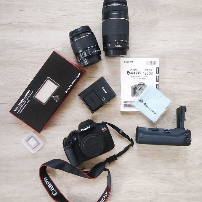 Woman Is On A Mission To Trade A Bobby Pin Until She Gets A House, And Here Are Her Trades So Far Woman Is On A Mission To Trade A Bobby Pin Until She Gets A House, And Here Are Her Trades So Far