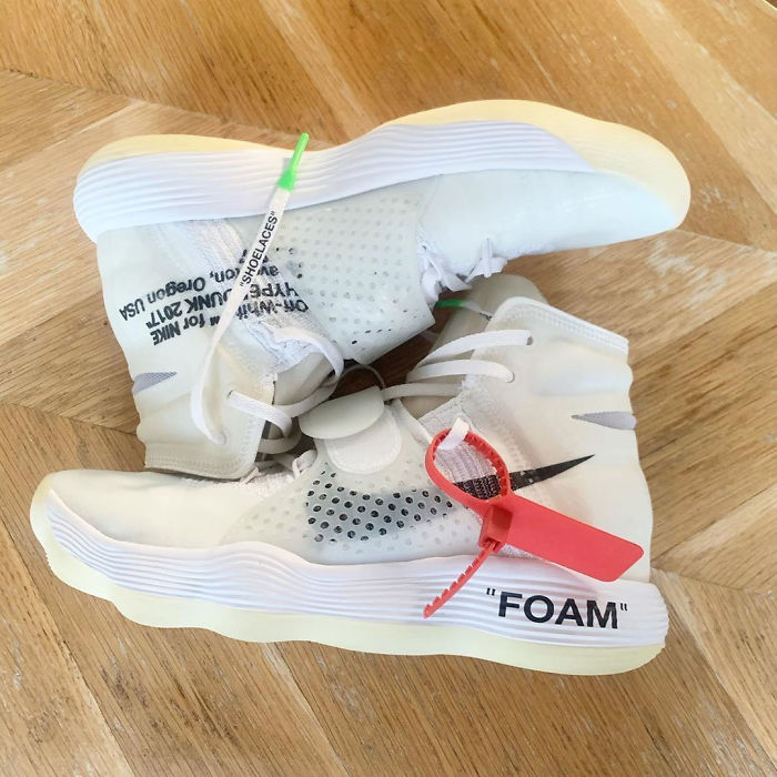 Woman Is On A Mission To Trade A Bobby Pin Until She Gets A House, And Here Are Her Trades So Far Woman Is On A Mission To Trade A Bobby Pin Until She Gets A House, And Here Are Her Trades So Far