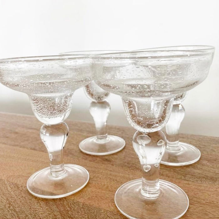 Woman Is On A Mission To Trade A Bobby Pin Until She Gets A House, And Here Are Her Trades So Far Woman Is On A Mission To Trade A Bobby Pin Until She Gets A House, And Here Are Her Trades So Far