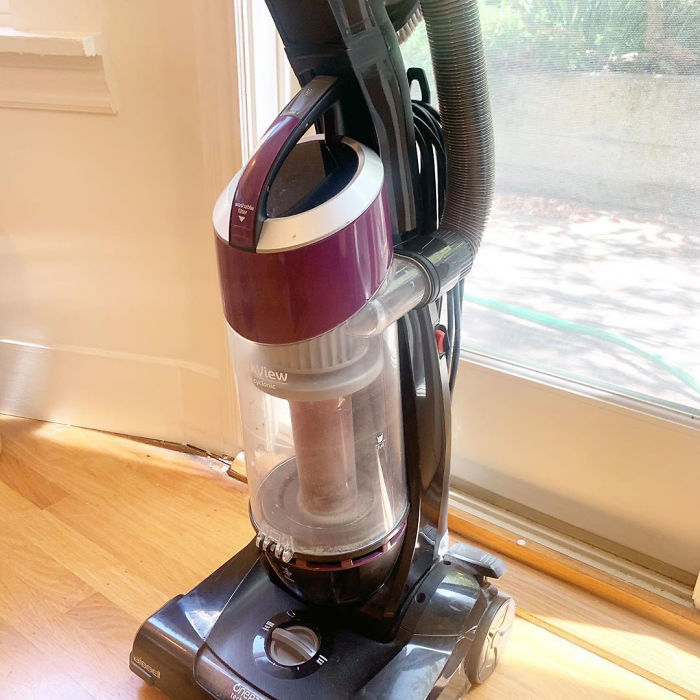 Woman Is On A Mission To Trade A Bobby Pin Until She Gets A House, And Here Are Her Trades So Far Woman Is On A Mission To Trade A Bobby Pin Until She Gets A House, And Here Are Her Trades So Far