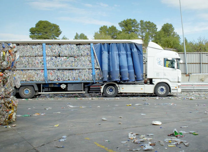 Students Suggest IKEA Put Their Toys At The Center Of The Plastic Pollution Awareness Campaign Students Suggest IKEA Put Their Toys At The Center Of The Plastic Pollution Awareness Campaign