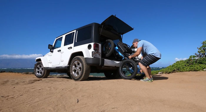 Man Designs An Off-Road "Wheelchair" So That His Wife Can Go Places She Never Imagined, It's Now Up For Mass-Production Man Designs An Off-Road "Wheelchair" So That His Wife Can Go Places She Never Imagined, It's Now Up For Mass-Production