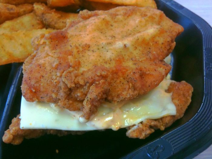 30 Non-Americans Explain What They Like Best About The United States And Their Answers Go Viral