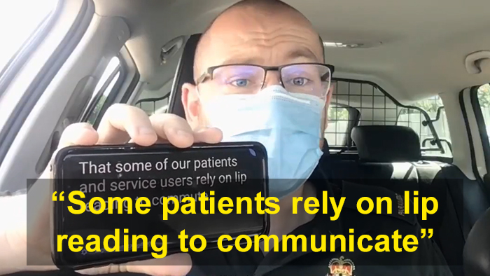 Paramedic Comes Up With A Simple But Brilliant Idea To Communicate With Hard Of Hearing People While Wearing A Face Mask