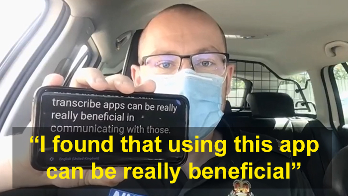 Paramedic Comes Up With A Simple But Brilliant Idea To Communicate With Hard Of Hearing People While Wearing A Face Mask