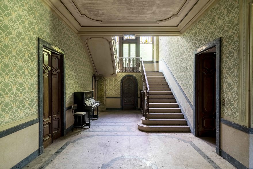 I Spent Over 10 Years Photographing Abandoned Pianos And Here Are The Best Photos I Took In Italy (9 Pics)