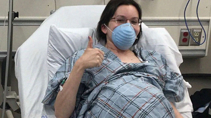 Moms Who Gave Birth Wearing Masks Respond To Those Refusing To Wear Them For 5 Minutes With Savage Tweets