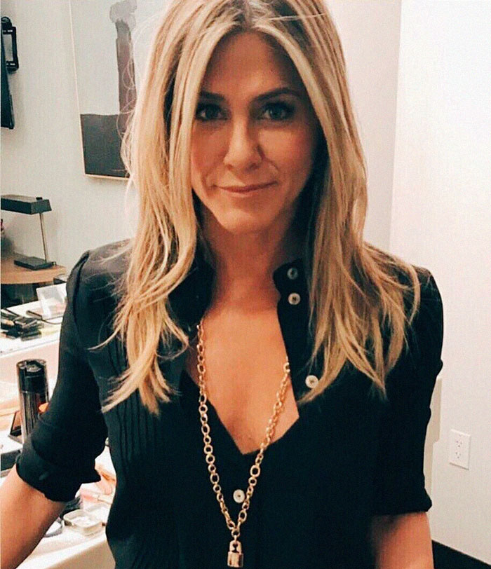 Jennifer Aniston's Sincere Post About The Need To Wear A Face Mask Gets 5 Million Likes In 10 Hours