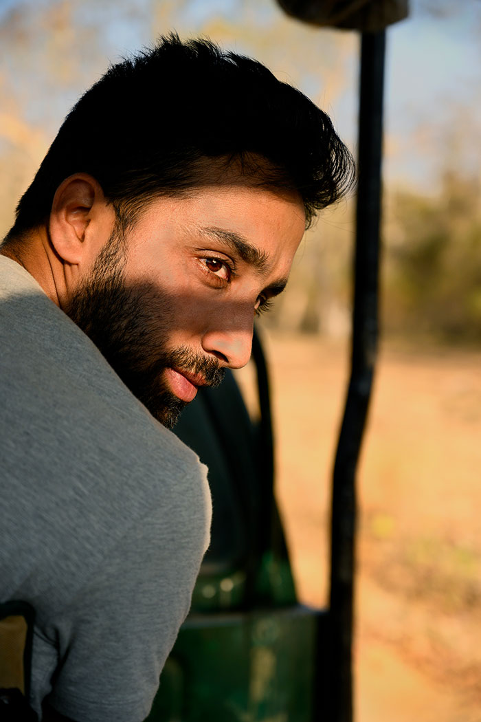 "I Could Wait 6 Years For A Moment Like This": Wildlife Photographer Waits 6 Days For A Perfect Leopard And A Black Panther Shot "I Could Wait 6 Years For A Moment Like This": Wildlife Photographer Waits 6 Days For A Perfect Leopard And A Black Panther Shot