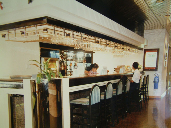 The World&rsquo;s First Luxury Floating Hotel Built In The 1980s For Watching The Great Barrier Reef Ends Up In North Korea