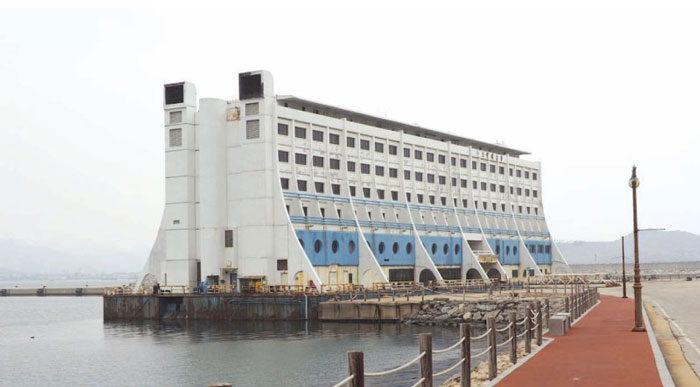 The World&rsquo;s First Luxury Floating Hotel Built In The 1980s For Watching The Great Barrier Reef Ends Up In North Korea