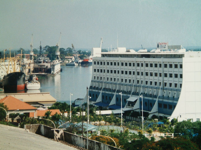 The World&rsquo;s First Luxury Floating Hotel Built In The 1980s For Watching The Great Barrier Reef Ends Up In North Korea