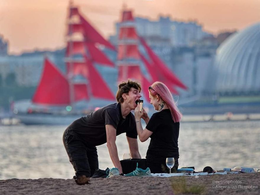 This Photographer Captures Everyday Life In Russia In Sincere Photographs (New Pics)