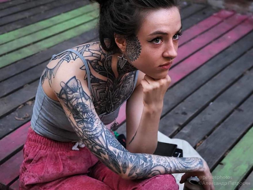 This Photographer Captures Everyday Life In Russia In Sincere Photographs (New Pics)