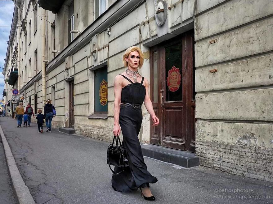 This Photographer Captures Everyday Life In Russia In Sincere Photographs (New Pics)