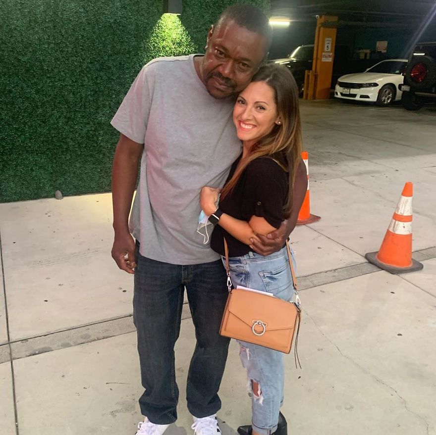 Homeless Person Reunites With His Family After 20 Years, Thanks To This Couple Homeless Person Reunites With His Family After 20 Years, Thanks To This Couple