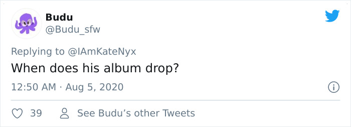 Cat Plays On A Tiny Piano To Inform His Owner When He’s Hungry