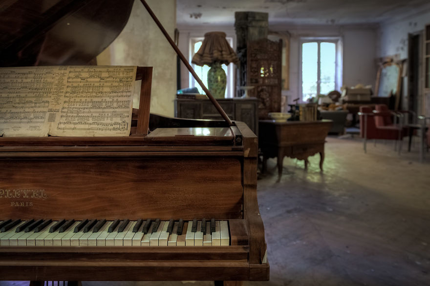 Struggle For Pleasure (Abandoned Mansion, France)