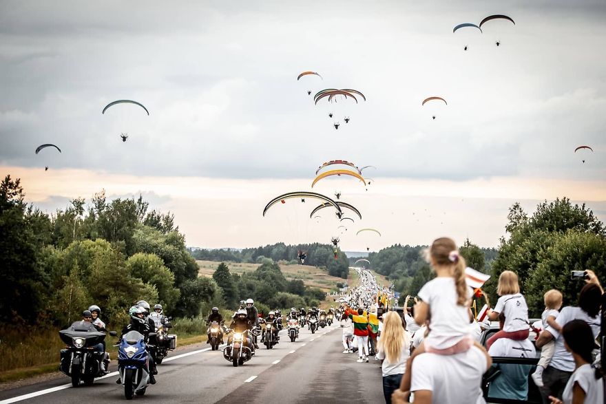 Belarus Is Facing The Biggest Protests In History And 50,000 Lithuanians Joined Hands In The ‘Freedom Way’ In Solidarity Belarus Is Facing The Biggest Protests In History And 50,000 Lithuanians Joined Hands In The ‘Freedom Way’ In Solidarity