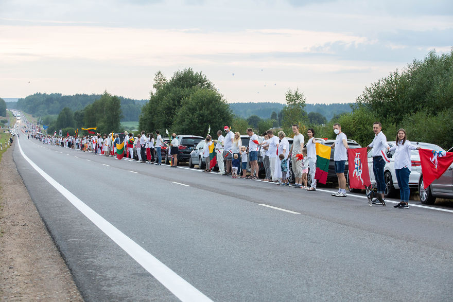 Belarus Is Facing The Biggest Protests In History And 50,000 Lithuanians Joined Hands In The &lsquo;Freedom Way&rsquo; In Solidarity