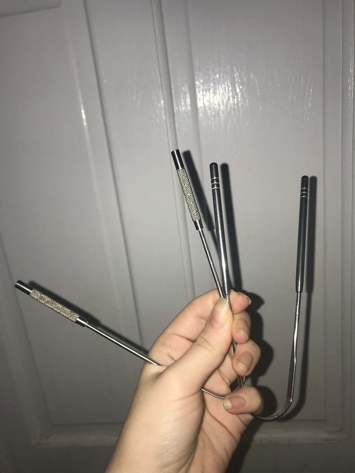 Found In The Bathroom, Open And Close Sort Of Like Tweezers But Not Much Grip