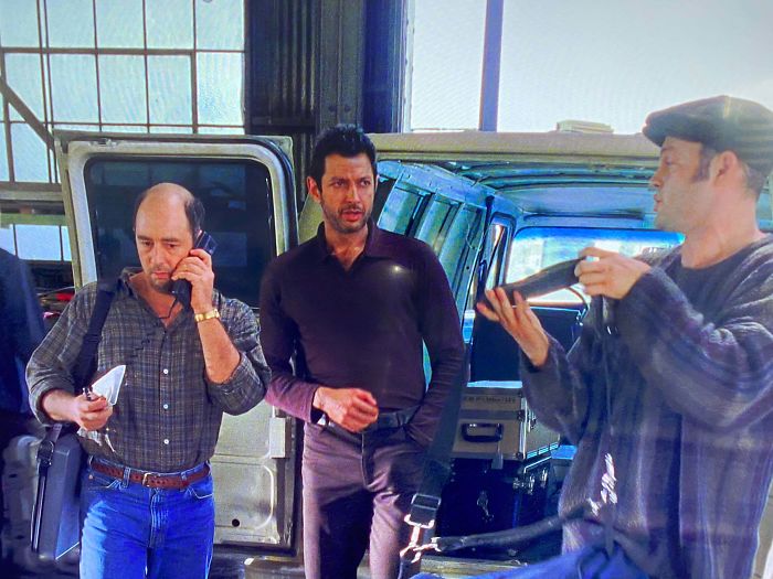 In The Lost World: Jurassic Park (1997) The Worker Next To Ian Malcolm Who Is Trying To Contact Sarah Harding Via Satellite Phone Is Holding The Handset With The Earpiece Facing Away From His Ear