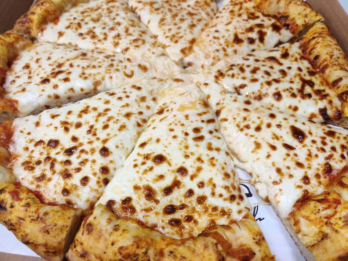 I Manage A Deli For A Small Chain Supermarket. One Of The Cart Guys Asked Me To Make A Pizza With 4x Extra Cheese. That's 30oz Of Cheese