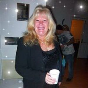 suitablystunnin avatar