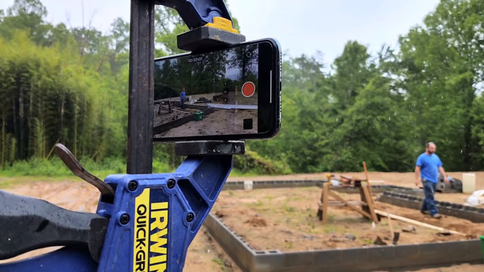 Need A Quick Camera Mount For Your Phone? Use A Trigger Clamp