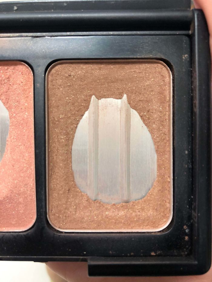 The Space In My Bronzer Looks Like A Cat.