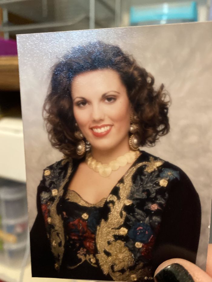 I Feel Like Glamor Shots Are Cheating But I Was Only 16 In This Pic & I Just Can’t Get Over How 45 I Look