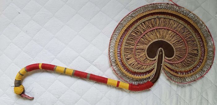 What Is This Thing My Mom Found, It's About 15 Inches Long And Has Wood, Embroidery Floss, Wire And Maybe Grass And Seems Vintage