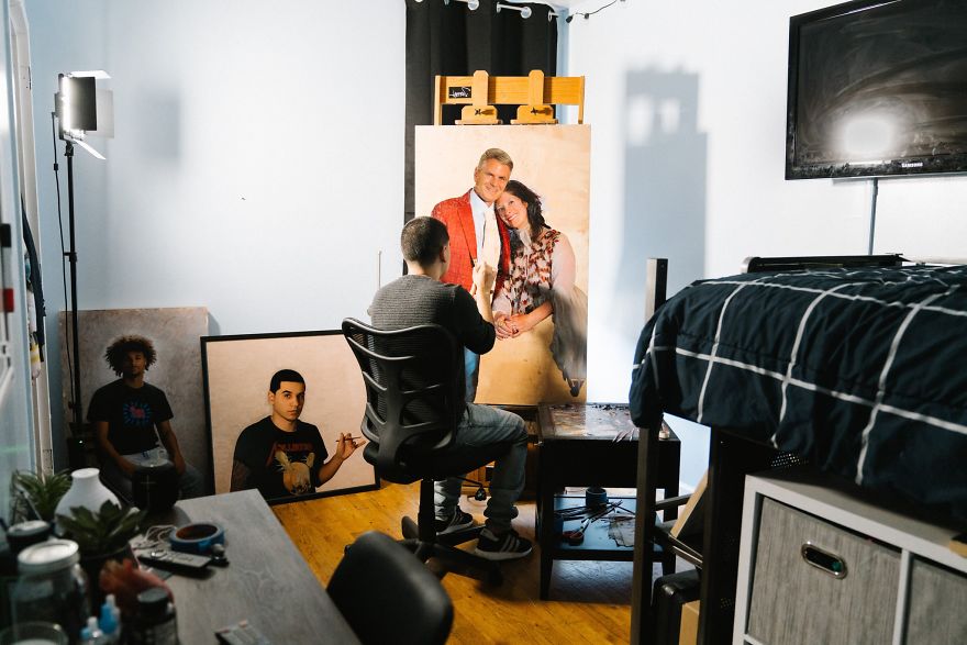 New Yorker Draws Sketches Of Masked Strangers On The Subway, Captures The Spirit Of The Times New Yorker Draws Sketches Of Masked Strangers On The Subway, Captures The Spirit Of The Times