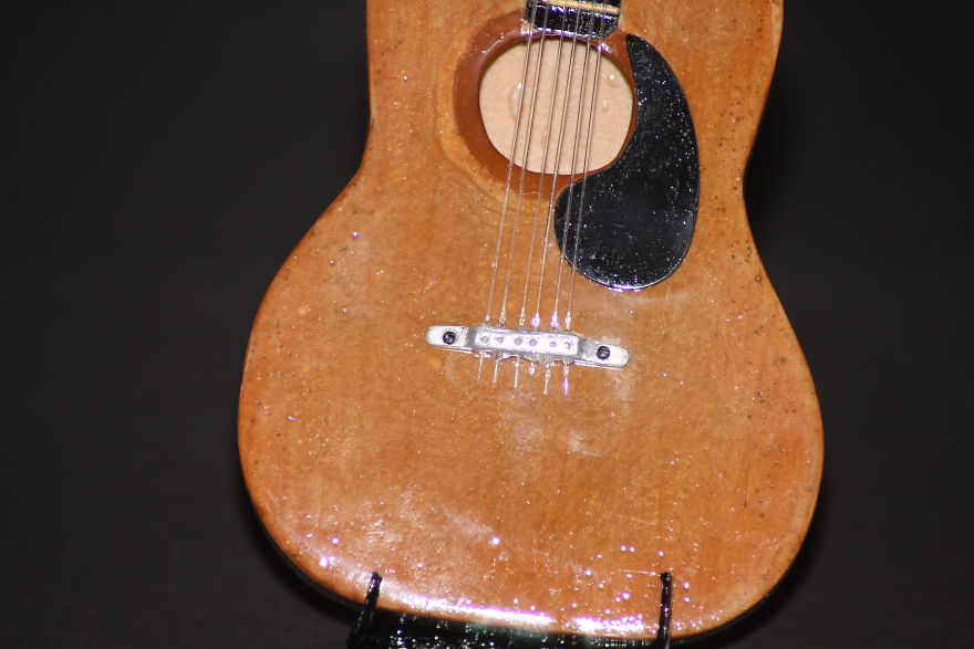I Made A Miniature Working Guitar Using A 3D Pen