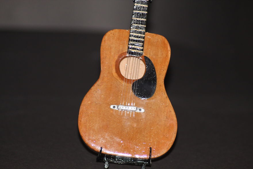 I Made A Miniature Working Guitar Using A 3D Pen