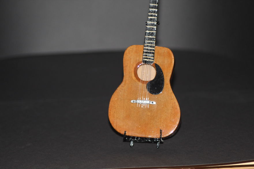 I Made A Miniature Working Guitar Using A 3D Pen
