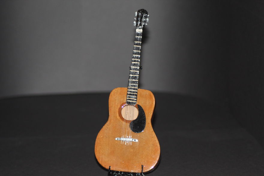 I Made A Miniature Working Guitar Using A 3D Pen