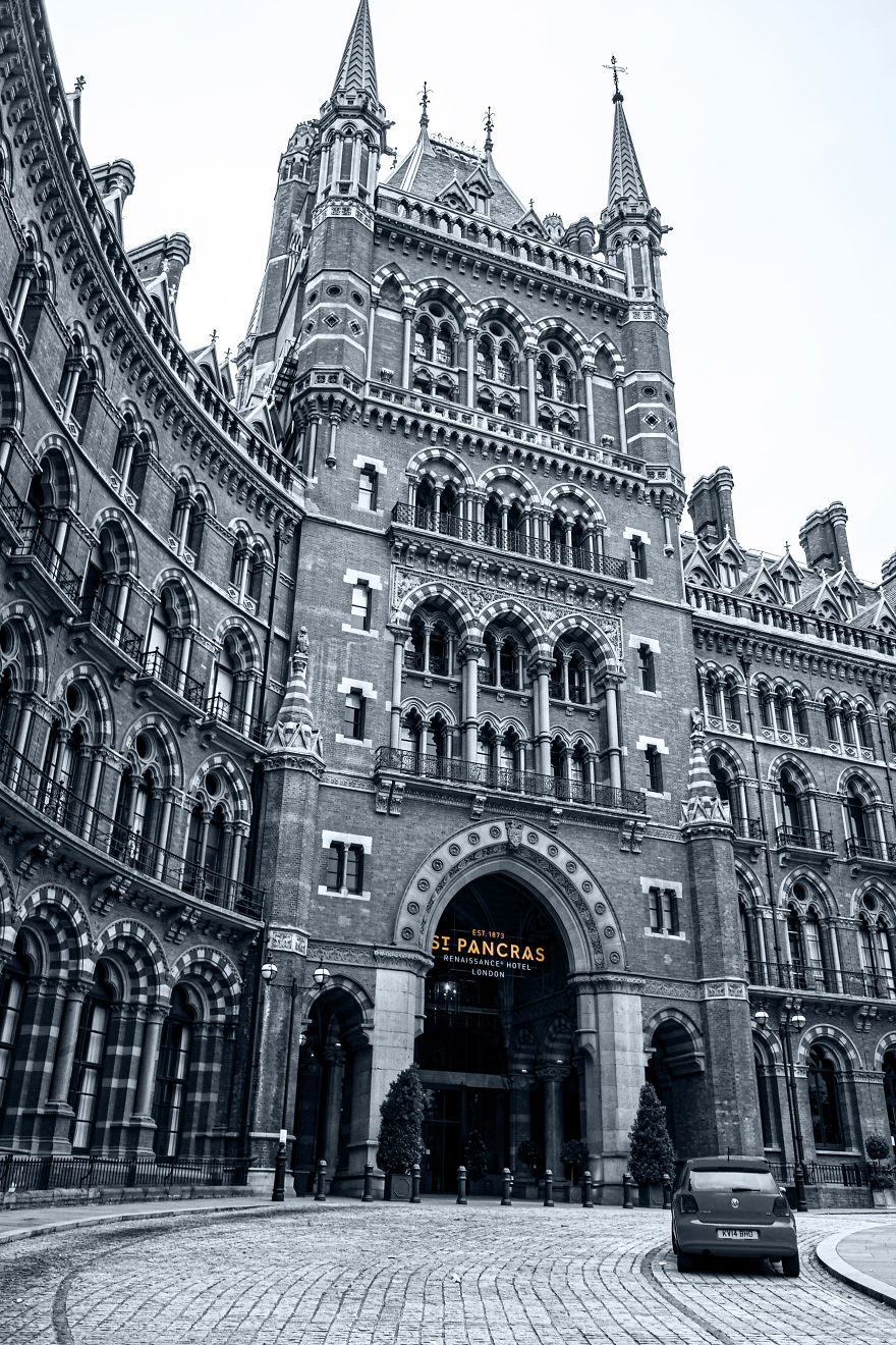 Traveling To London In Social Isolation
(My Journey As A Street Photographer)