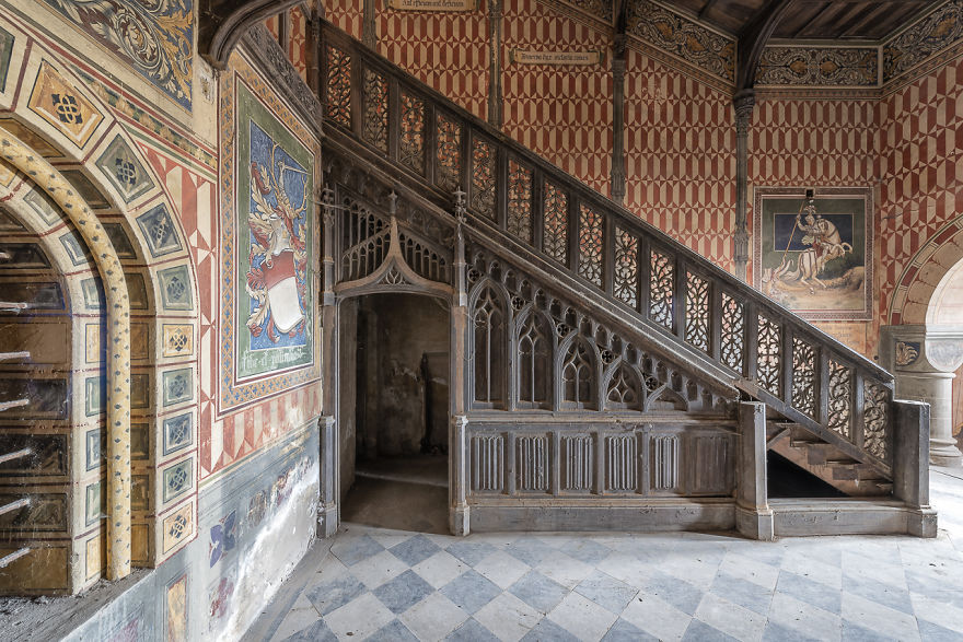 I Capture The Haunting Beauty Of This Abandoned Castle In Italy (40 Pics) I Capture The Haunting Beauty Of This Abandoned Castle In Italy (40 Pics)