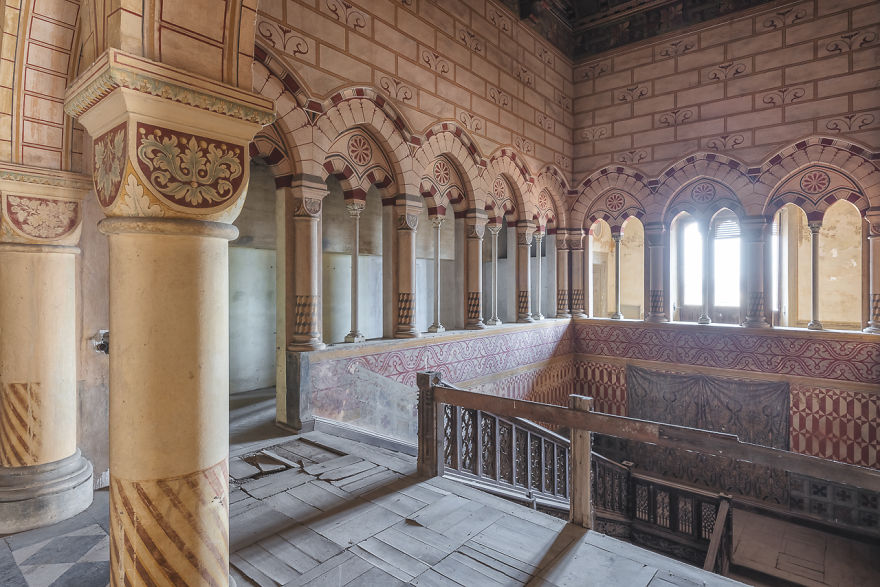 I Capture The Haunting Beauty Of This Abandoned Castle In Italy (40 Pics) I Capture The Haunting Beauty Of This Abandoned Castle In Italy (40 Pics)
