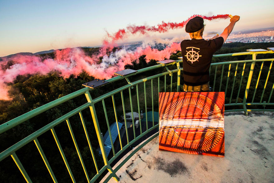 I Make Circles Out Of Cutlery And LED Lighting To Produce These 36 Spectacular Images I Make Circles Out Of Cutlery And LED Lighting To Produce These 36 Spectacular Images