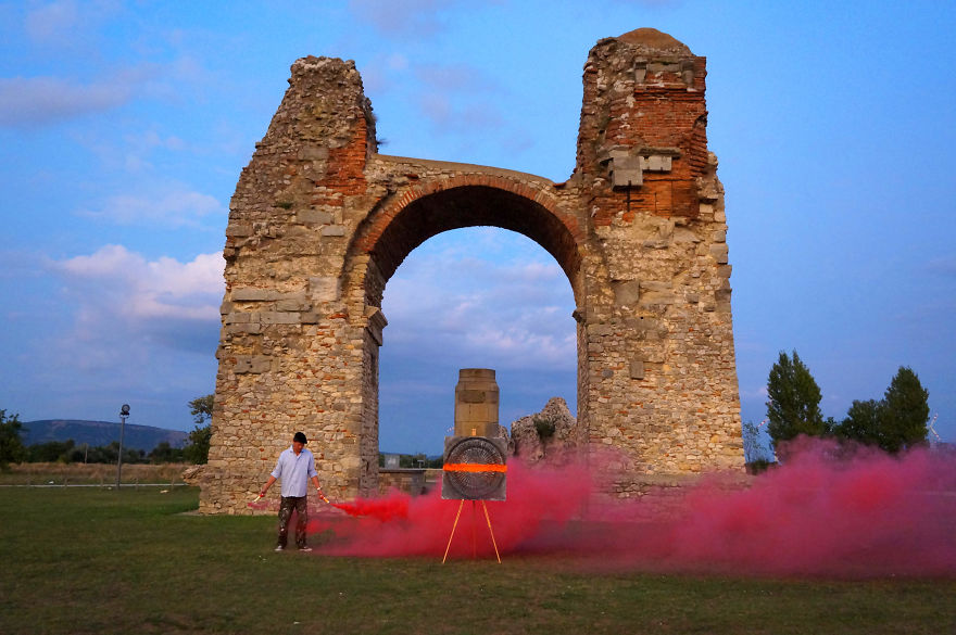 I Make Circles Out Of Cutlery And LED Lighting To Produce These 36 Spectacular Images I Make Circles Out Of Cutlery And LED Lighting To Produce These 36 Spectacular Images