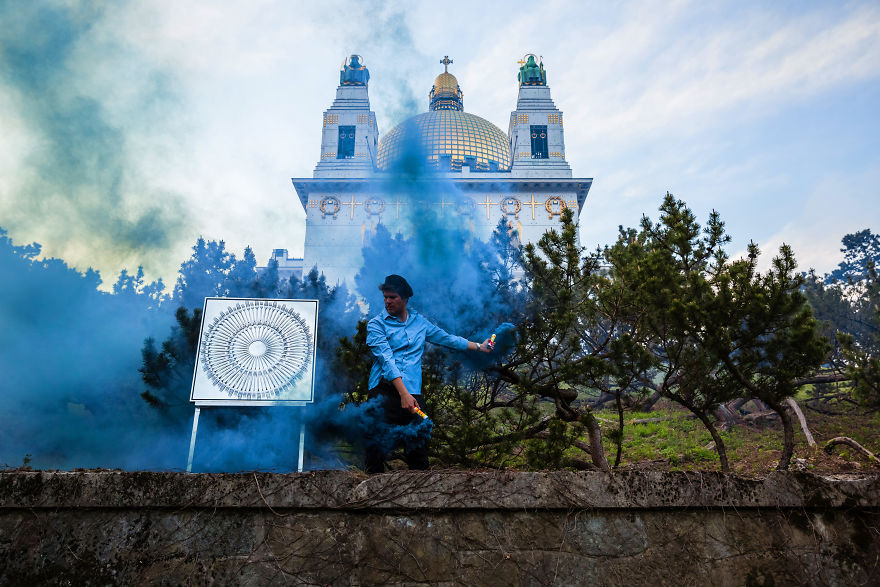 I Make Circles Out Of Cutlery And LED Lighting To Produce These 36 Spectacular Images I Make Circles Out Of Cutlery And LED Lighting To Produce These 36 Spectacular Images