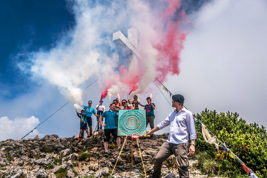 I Make Circles Out Of Cutlery And LED Lighting To Produce These 36 Spectacular Images I Make Circles Out Of Cutlery And LED Lighting To Produce These 36 Spectacular Images