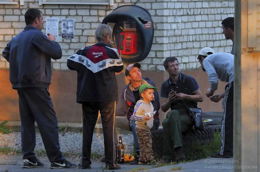 This Photographer Captures Everyday Life In Russia In Sincere Photographs (New Pics)