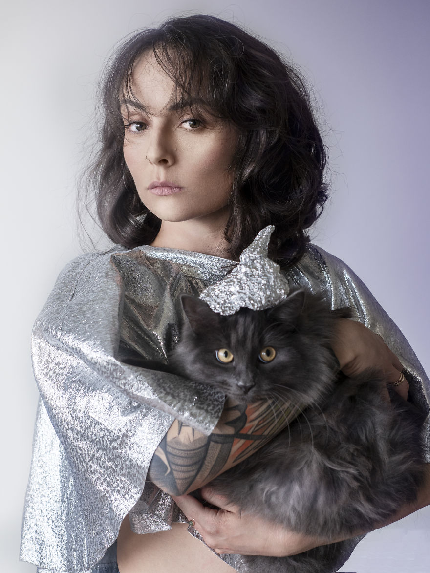 I Was Cat Sitting For 2 Weeks And This Is What Happened... I Was Cat Sitting For 2 Weeks And This Is What Happened...