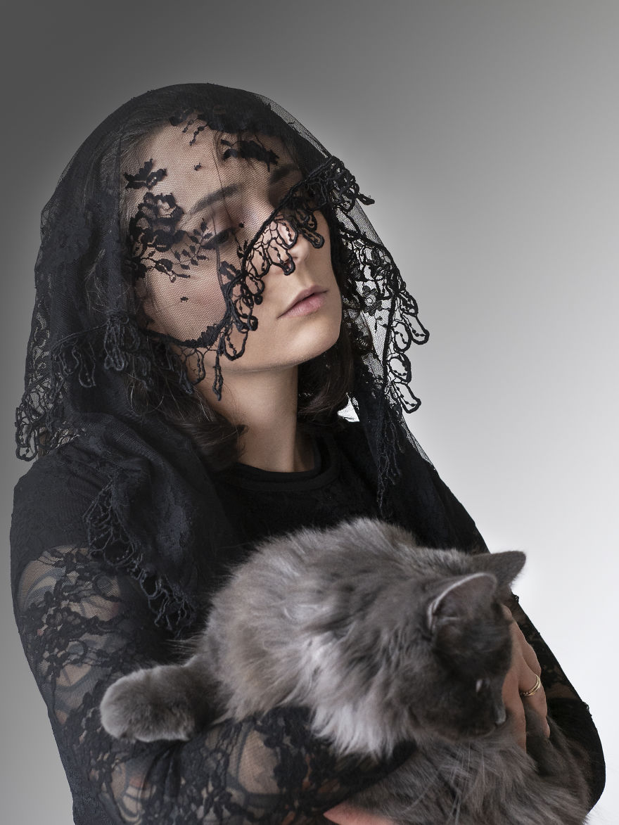 I Was Cat Sitting For 2 Weeks And This Is What Happened... I Was Cat Sitting For 2 Weeks And This Is What Happened...